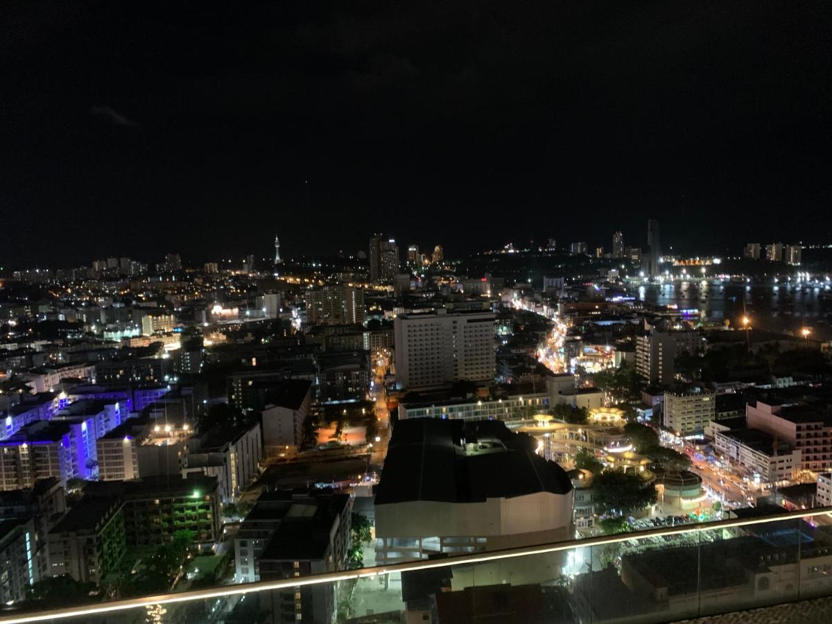 Base Condos Pattaya Buitenkant foto