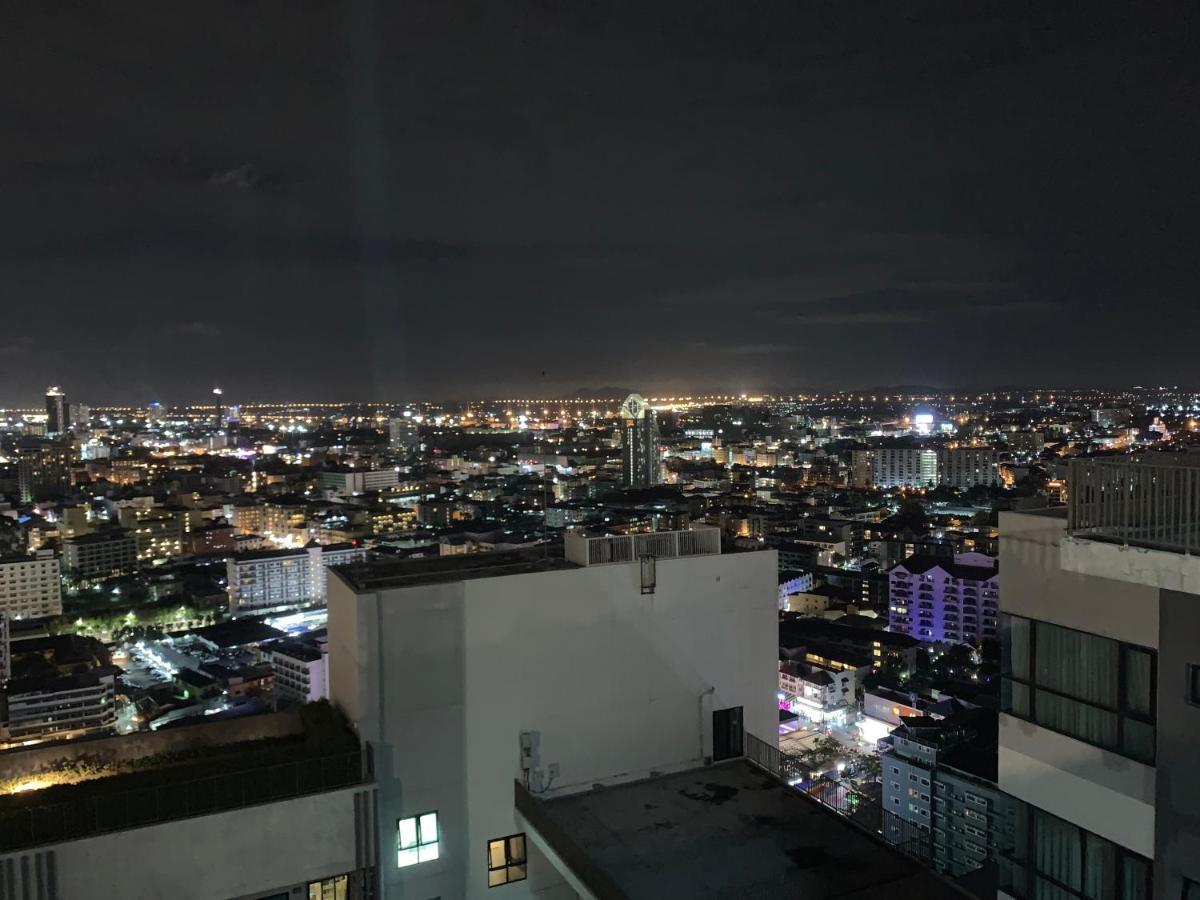 Base Condos Pattaya Buitenkant foto