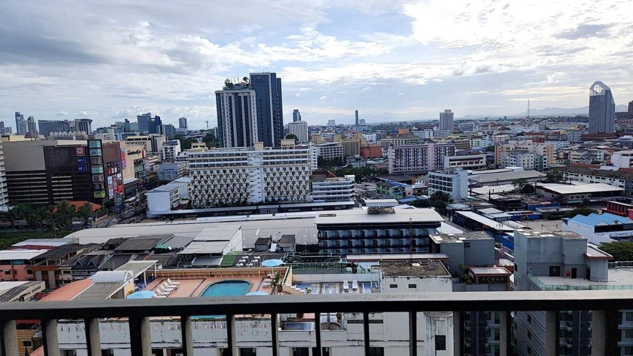 Base Condos Pattaya Buitenkant foto