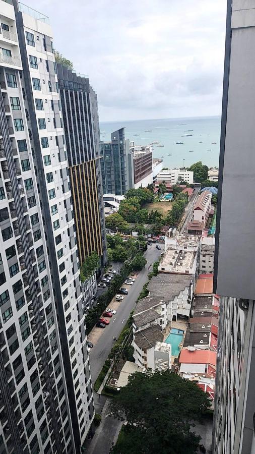 Base Condos Pattaya Buitenkant foto
