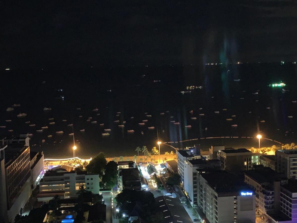 Base Condos Pattaya Buitenkant foto